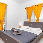 Marvinas Seaside Apartments, Gaia & Hydor Jacuzzi *