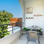 Marvinas Seaside Apartments, Gaia & Hydor Jacuzzi Apartamento *