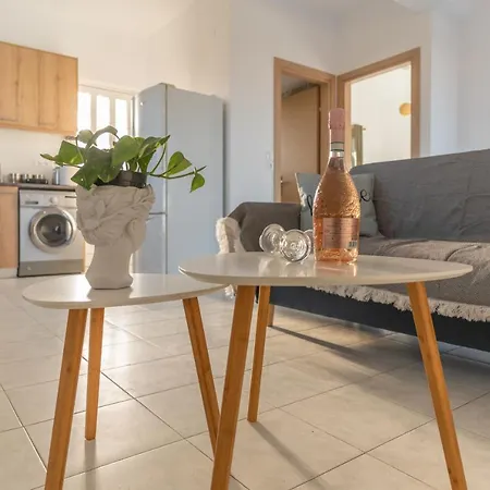 Daire Marvinas Seaside Apartments, Gaia & Hydor Jacuzzi
