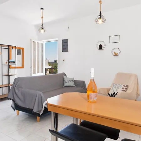 Marvinas Seaside Apartments, Gaia & Hydor Jacuzzi شقة *