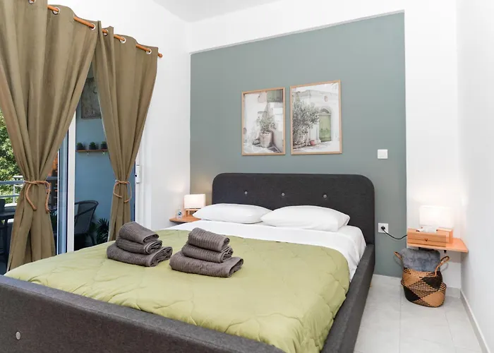 Marvinas Seaside Apartments, Gaia & Hydor Jacuzzi شقة