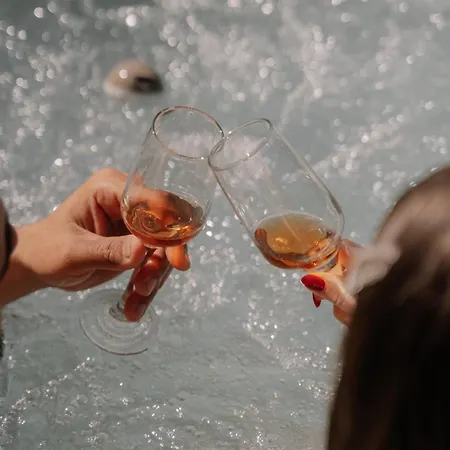 Apartment Marvinas Seaside Apartments, Gaia & Hydor Jacuzzi *