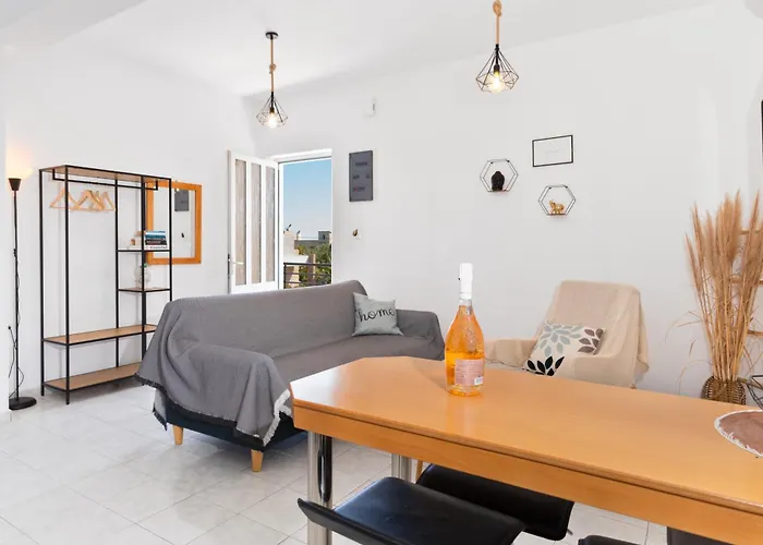 Marvinas Seaside Apartments, Gaia & Hydor Jacuzzi Daire *